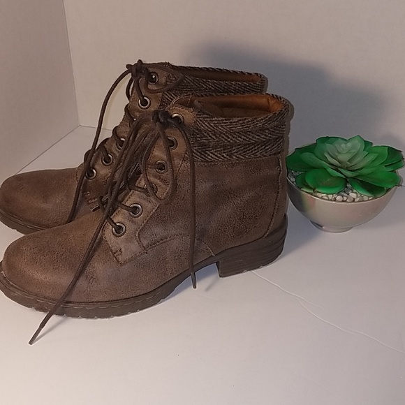 b.o.c. Shoes - b.o.c. Volmer Women's Ankle Boots Size 8